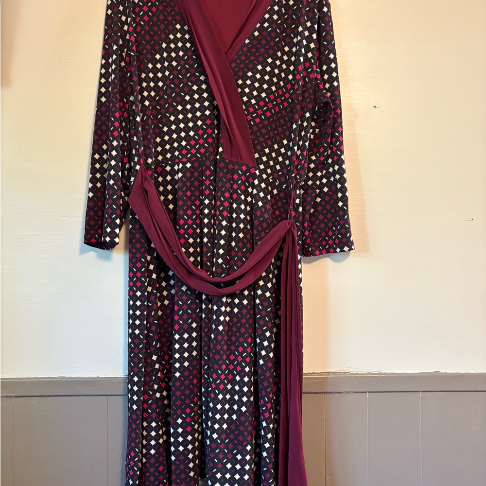Liz Claiborne Burgundy and Cream Long Sleeve Dress